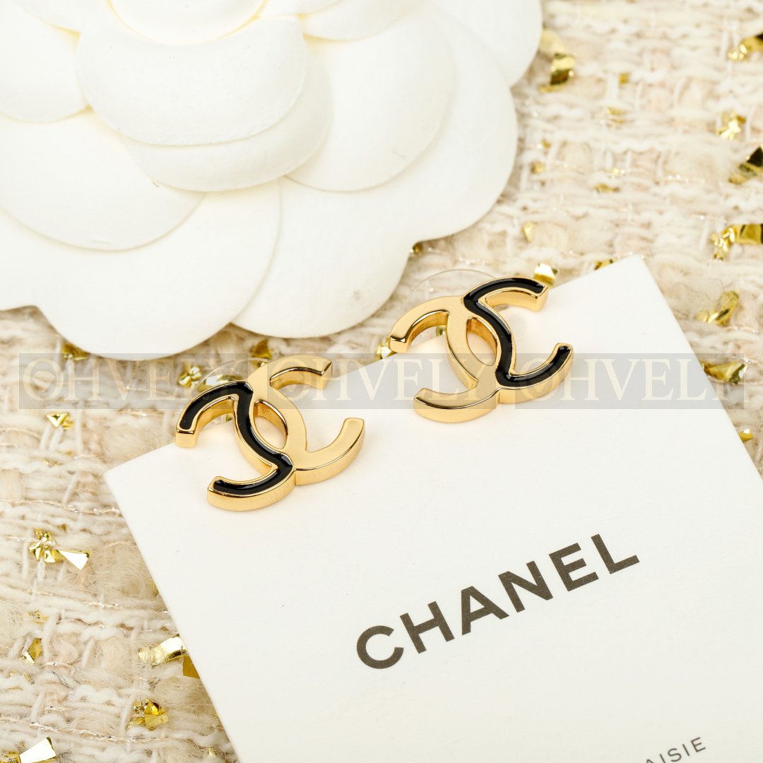 샤넬 CHANEL 블랙 에나멜 라인 이어링 상품 썸네일