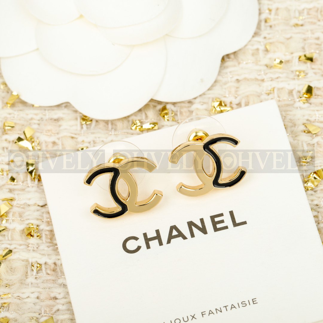 샤넬 CHANEL 블랙 에나멜 라인 이어링 상품 썸네일