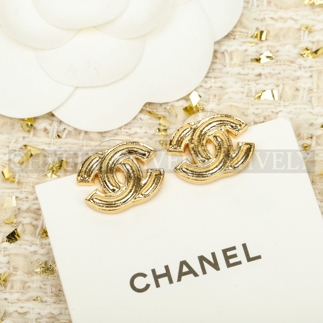 샤넬 CHANEL 퀼팅 메탈 이어링 상품 썸네일