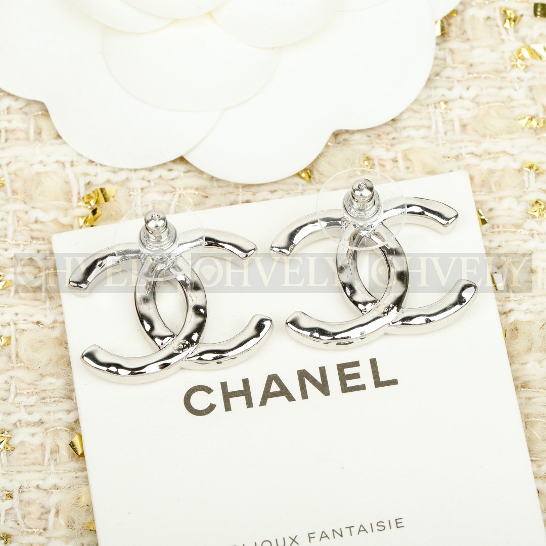 샤넬 CHANEL CC 로고 이어링 (실버) 상품 썸네일