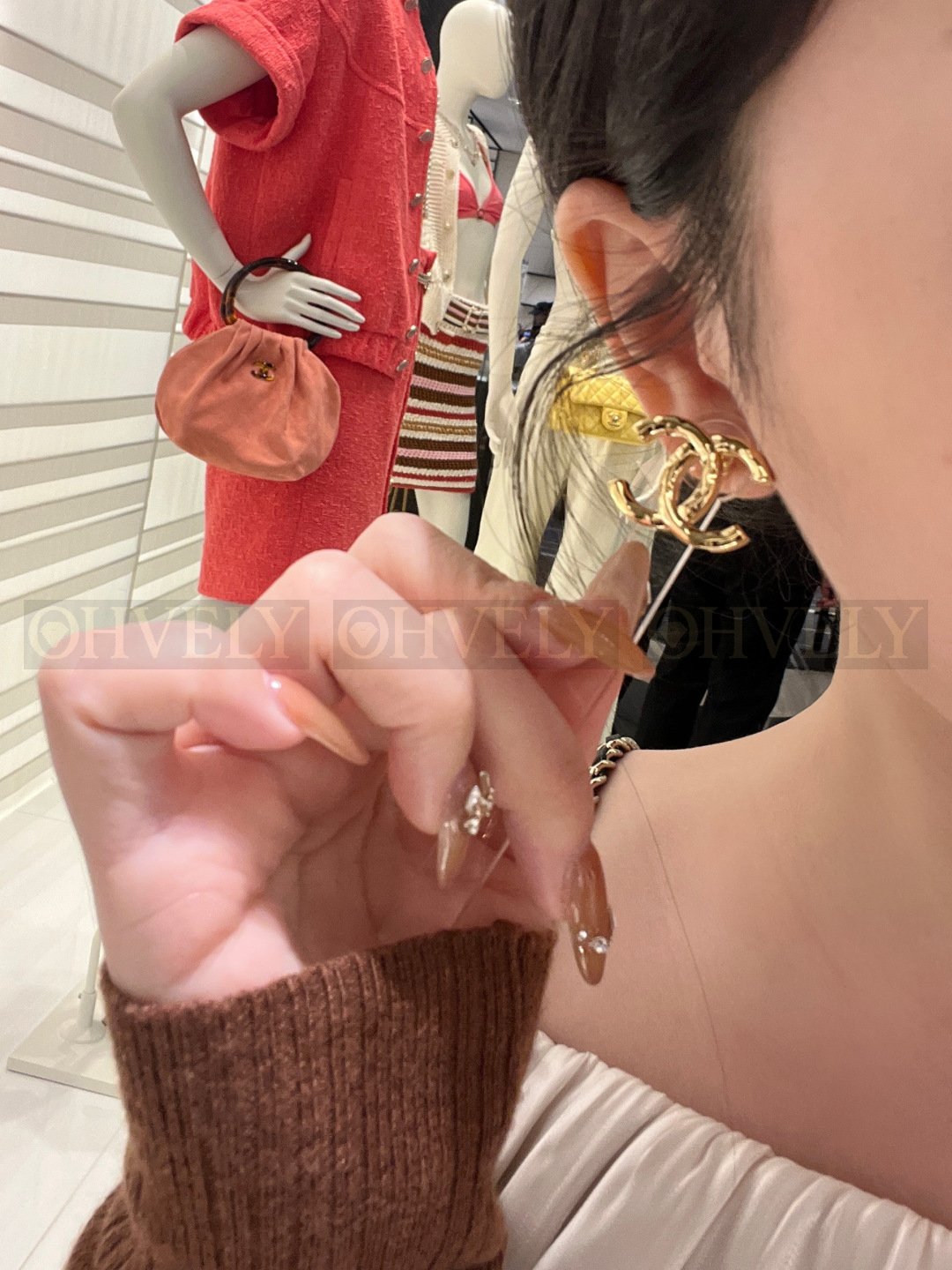 샤넬 CHANEL CC 로고 이어링 (골드) 상품 썸네일