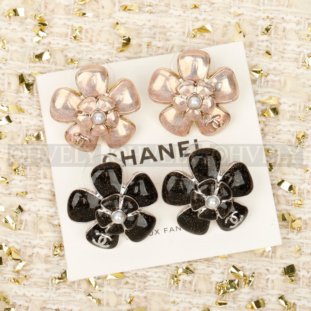 샤넬 CHANEL 크루즈 쇼 까멜리아 스터드 이어링 (블랙) 상품 썸네일