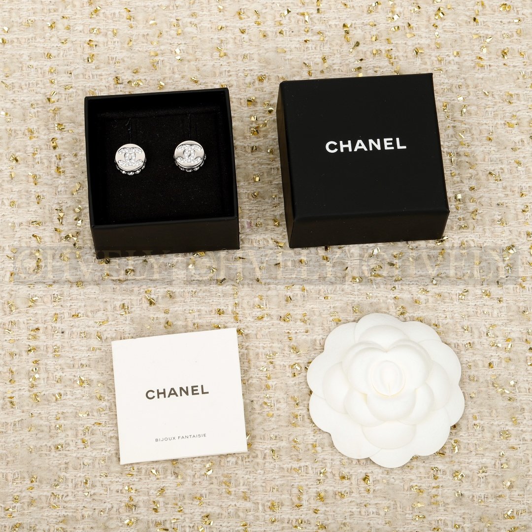 샤넬 CHANEL 크리스탈 스타 돔 이어링 상품 썸네일