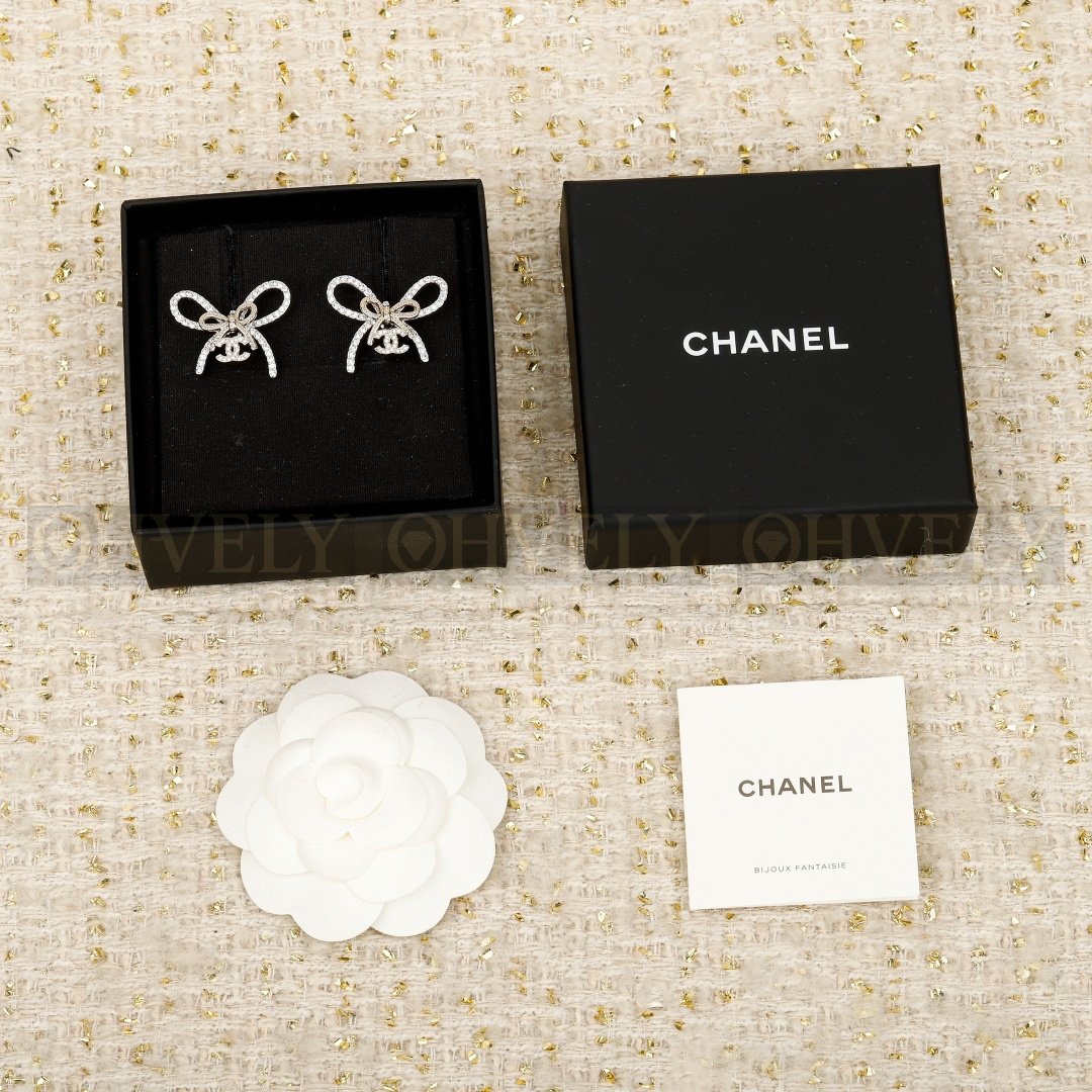 샤넬 CHANEL 리본 스트라스 이어링 상품 썸네일