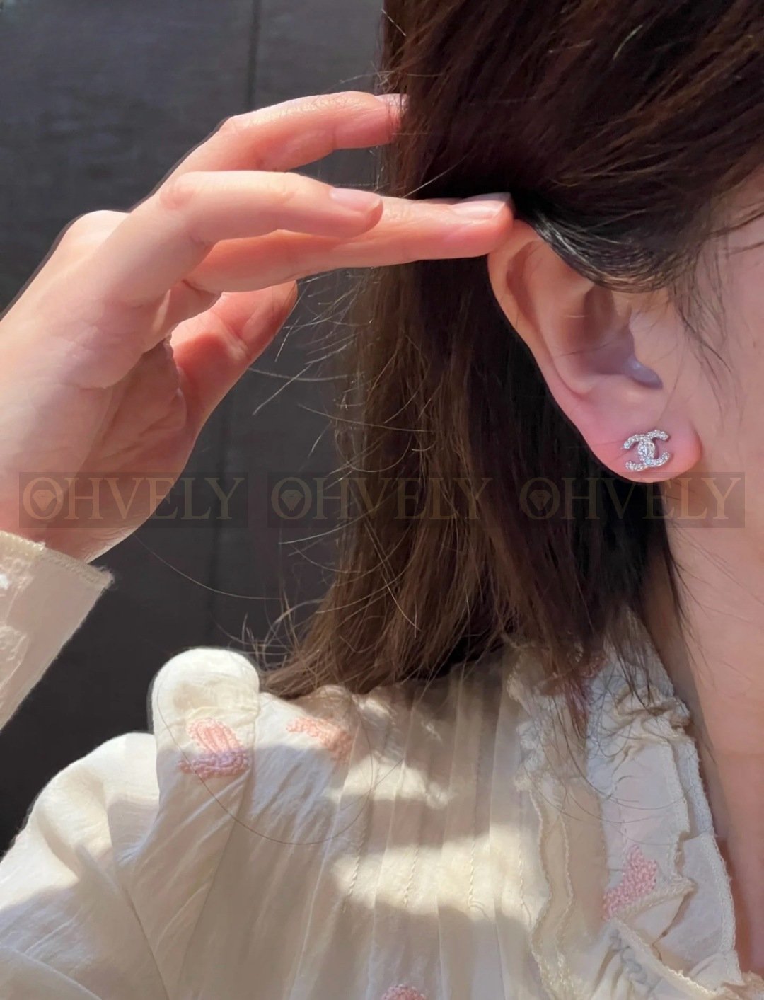 샤넬 CHANEL 크리스탈 스터드 이어링 세트 (블랙) 상품 썸네일