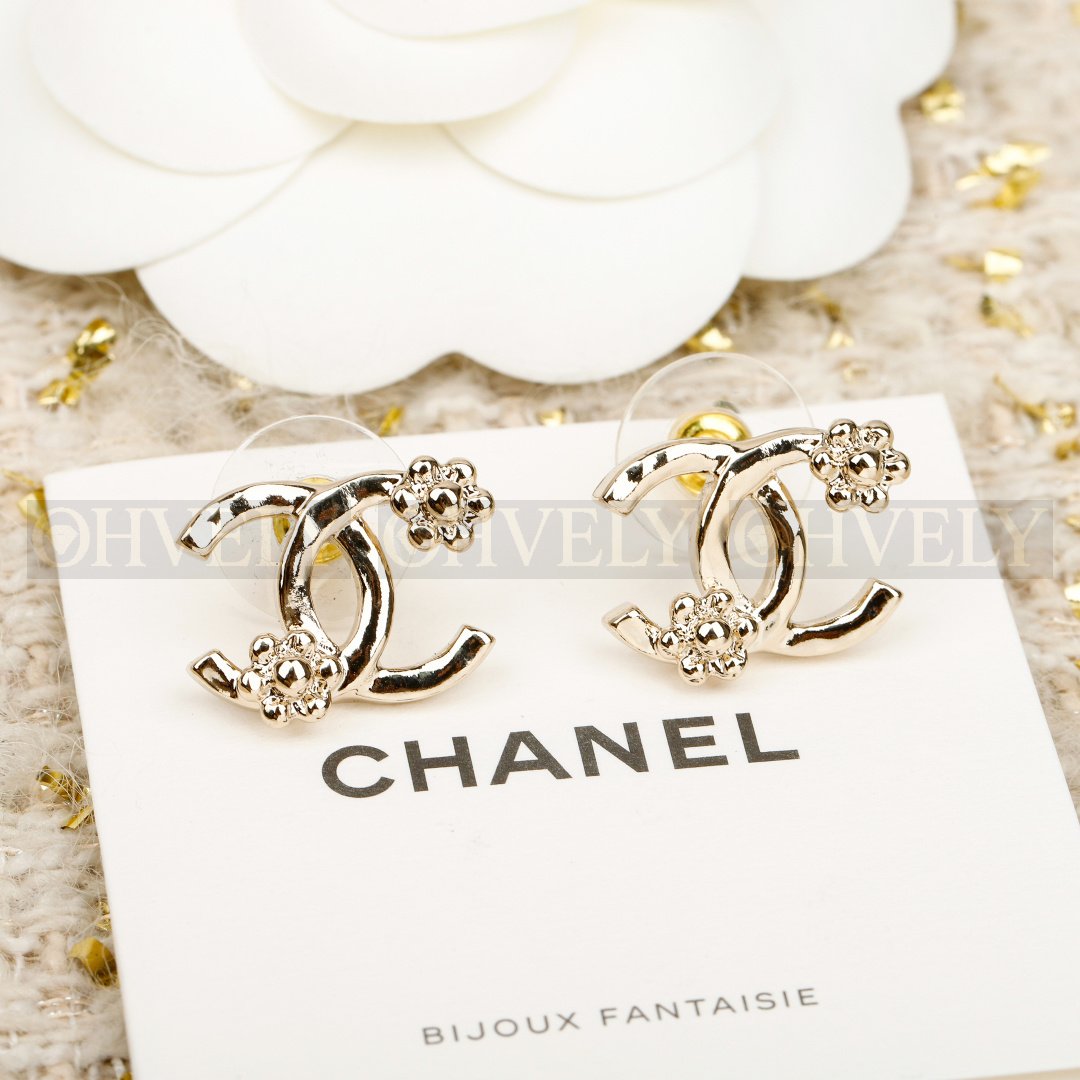샤넬 CHANEL 꽃 장식 스터드 이어링 상품 썸네일