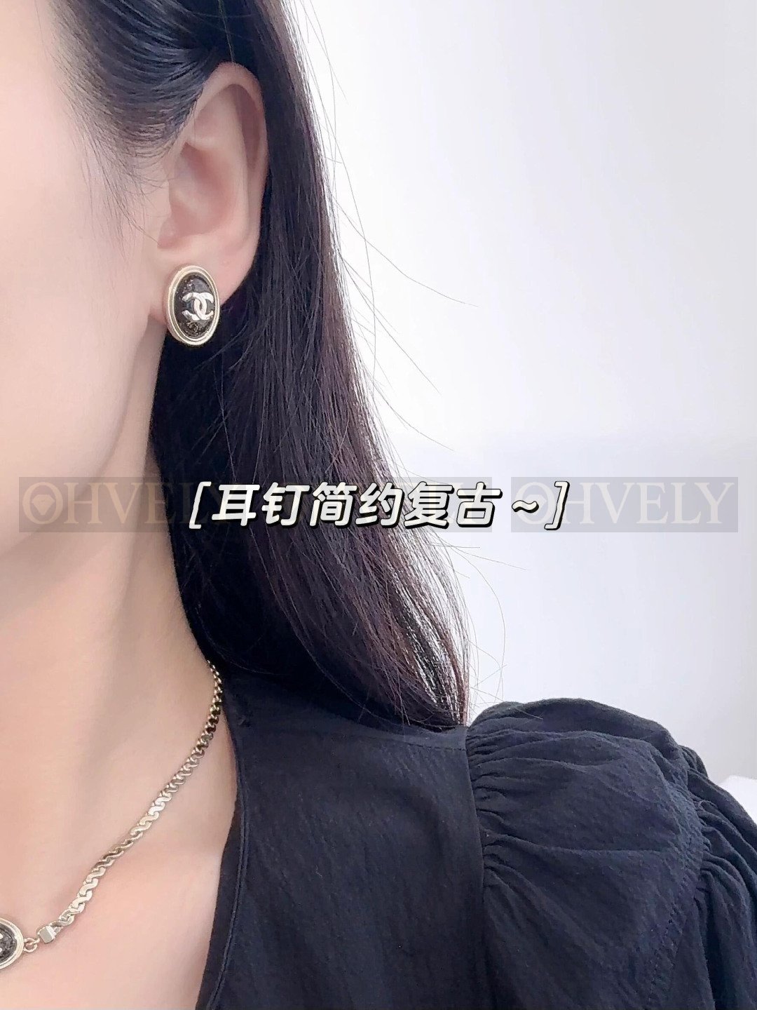 샤넬 CHANEL 글리터 CC 로고 오벌 이어링 상품 썸네일