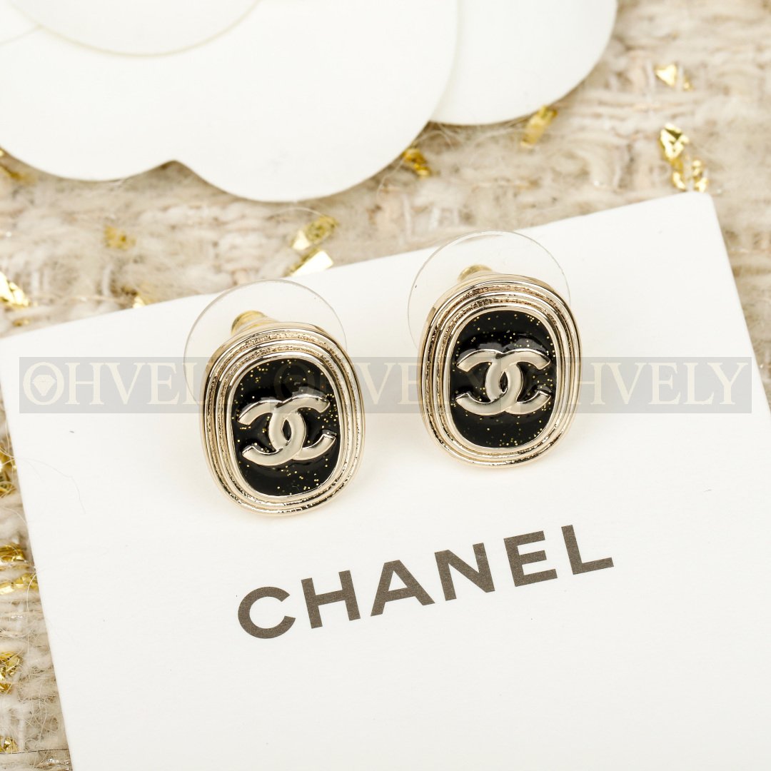 샤넬 CHANEL 블랙 메탈 레진 스터드 이어링 상품 썸네일