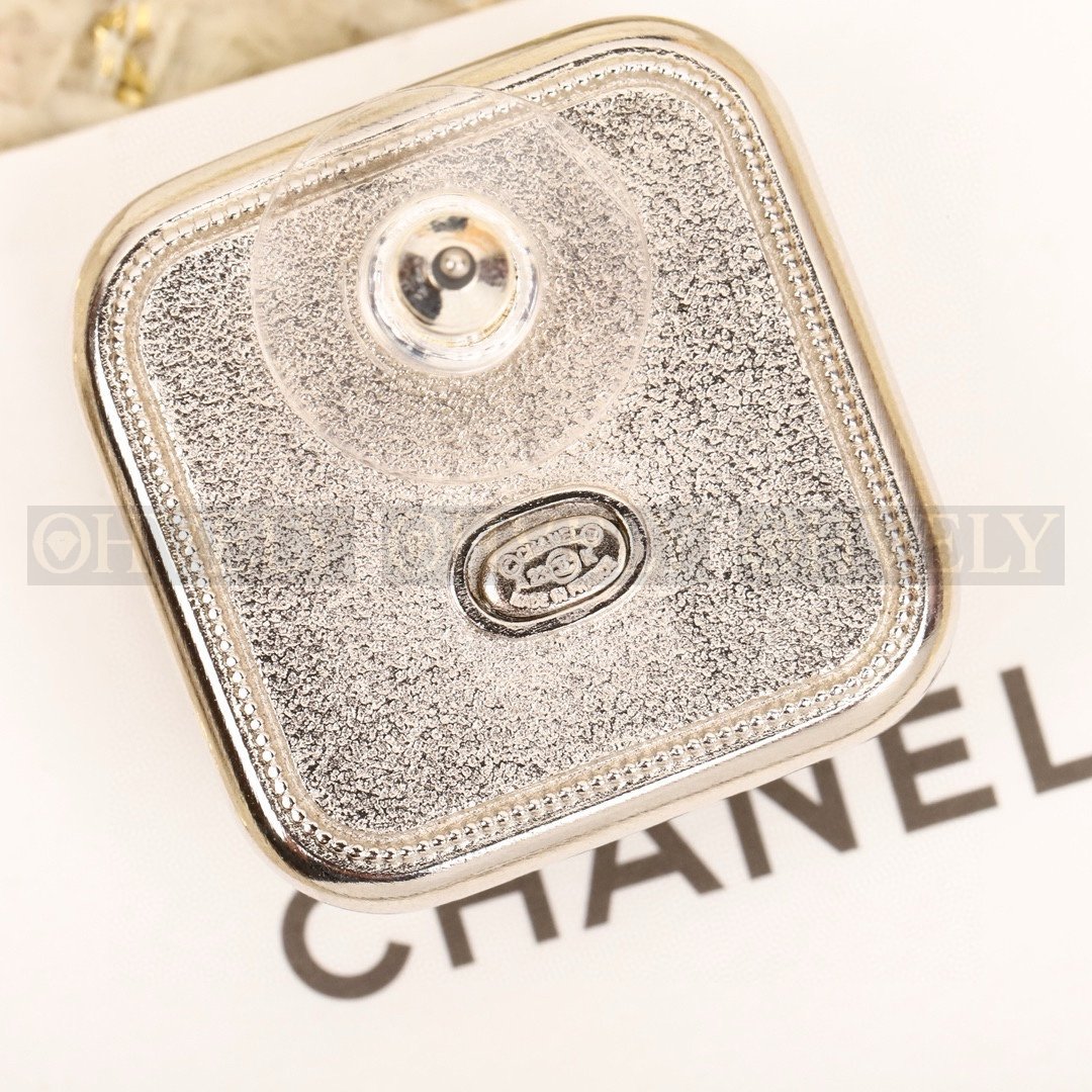 샤넬 CHANEL 블랙 레진 스타 스트라스 이어링 (스와로브스키 버) 상품 썸네일
