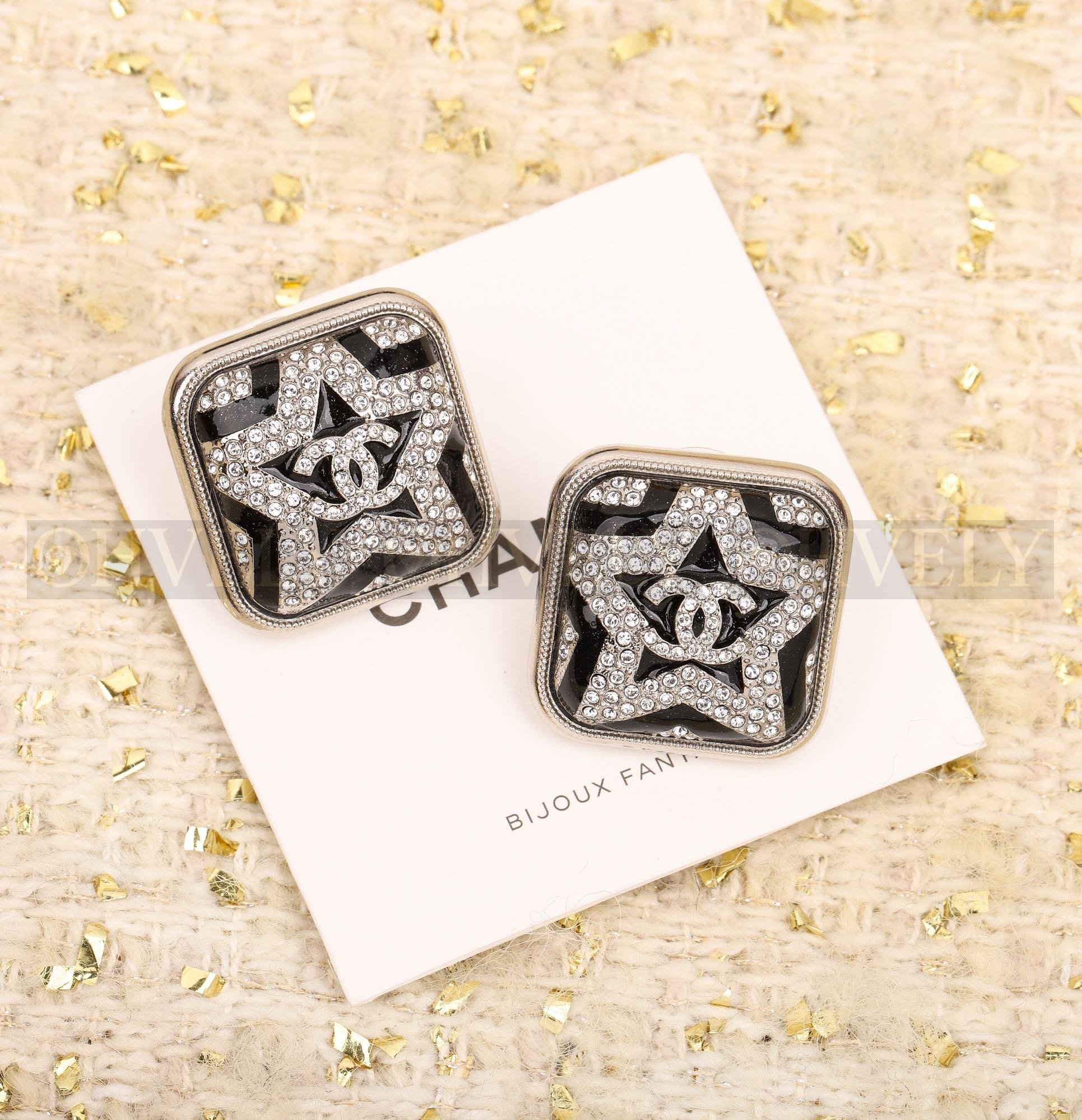 샤넬 CHANEL 블랙 레진 스타 스트라스 이어링 (스와로브스키 버) 상품 썸네일