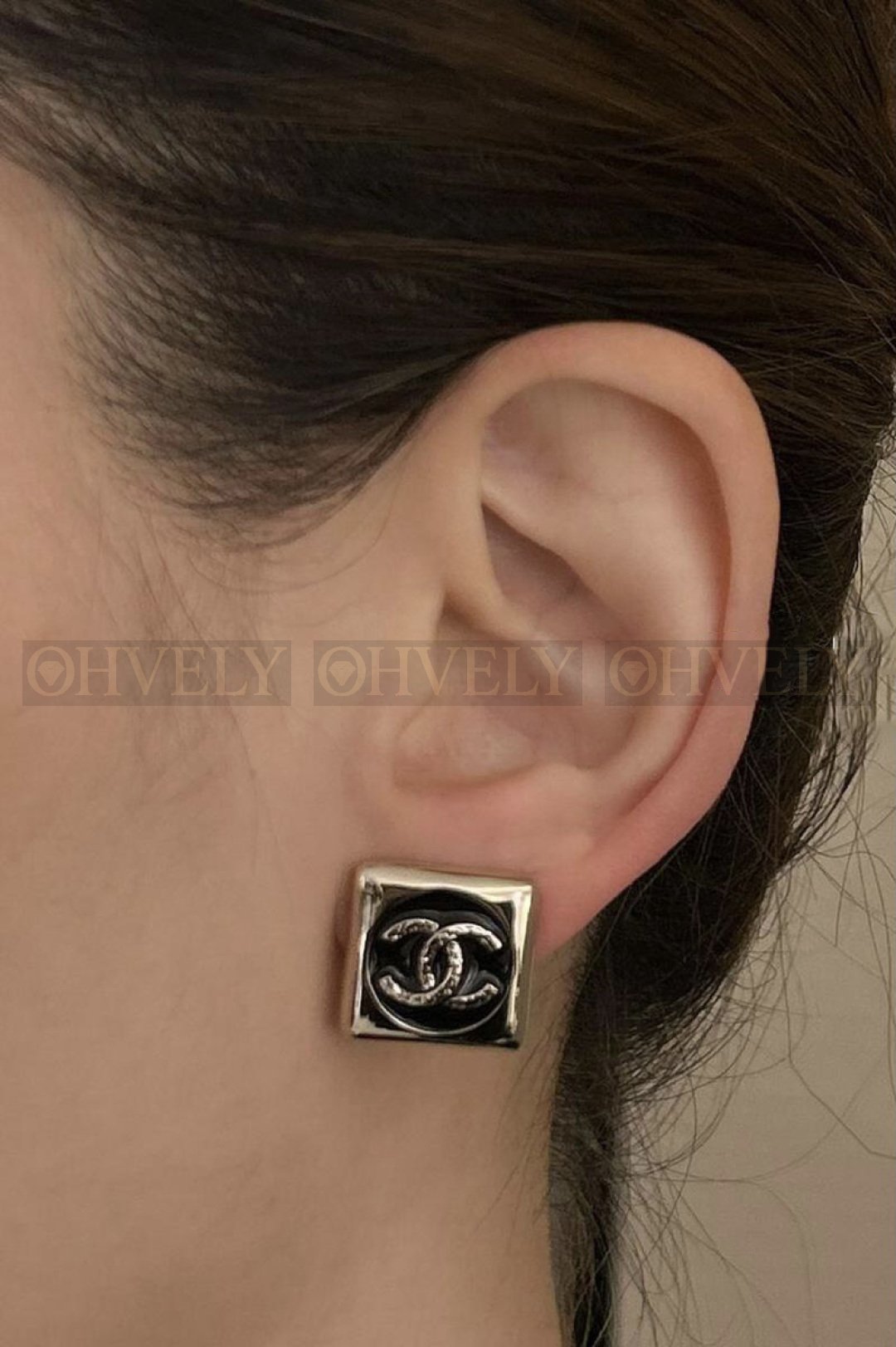 샤넬 CHANEL 비대칭 라운드 & 스퀘어 CC 로고 이어링 (블) 상품 썸네일