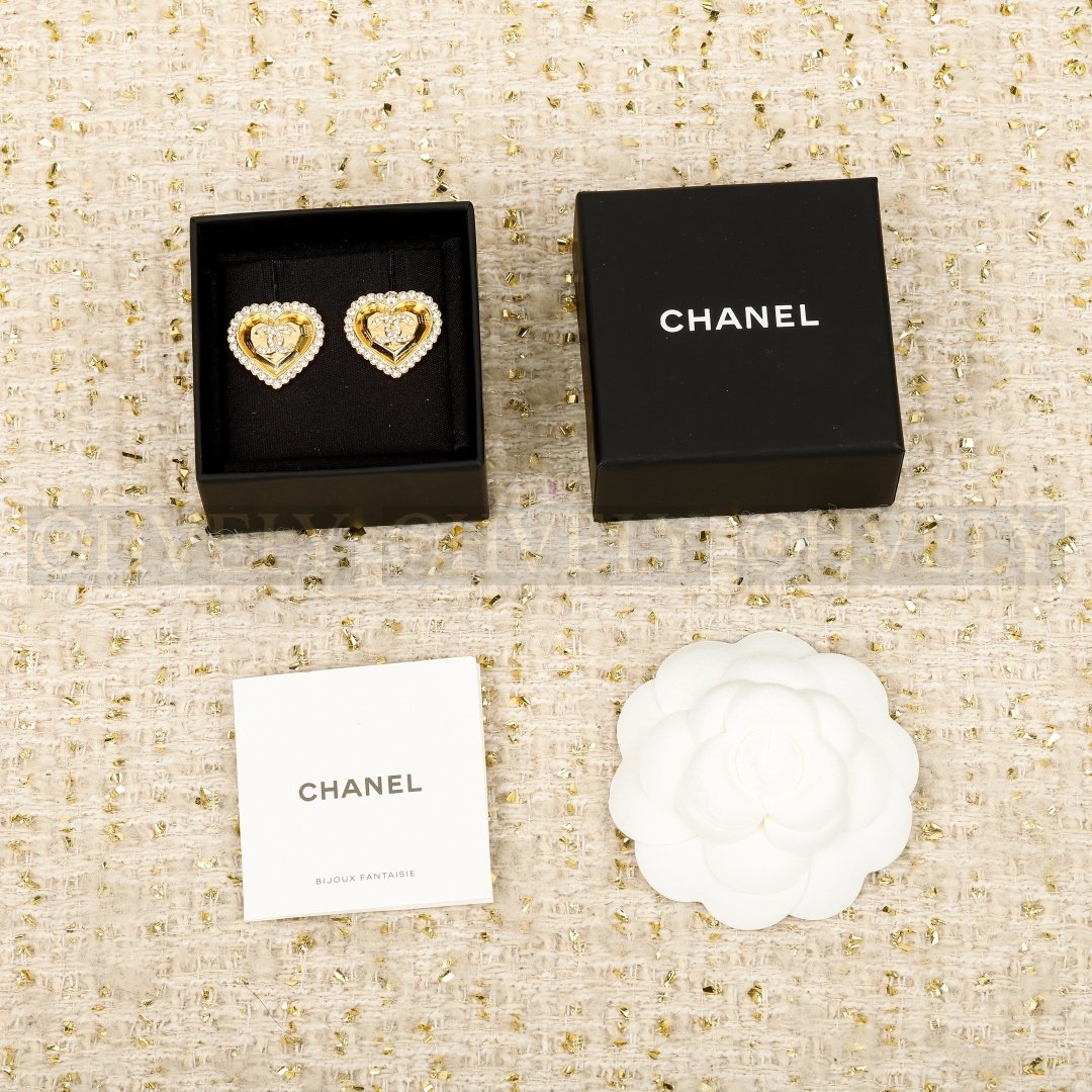 샤넬 CHANEL 하트 크리스탈 귀걸이 상품 썸네일