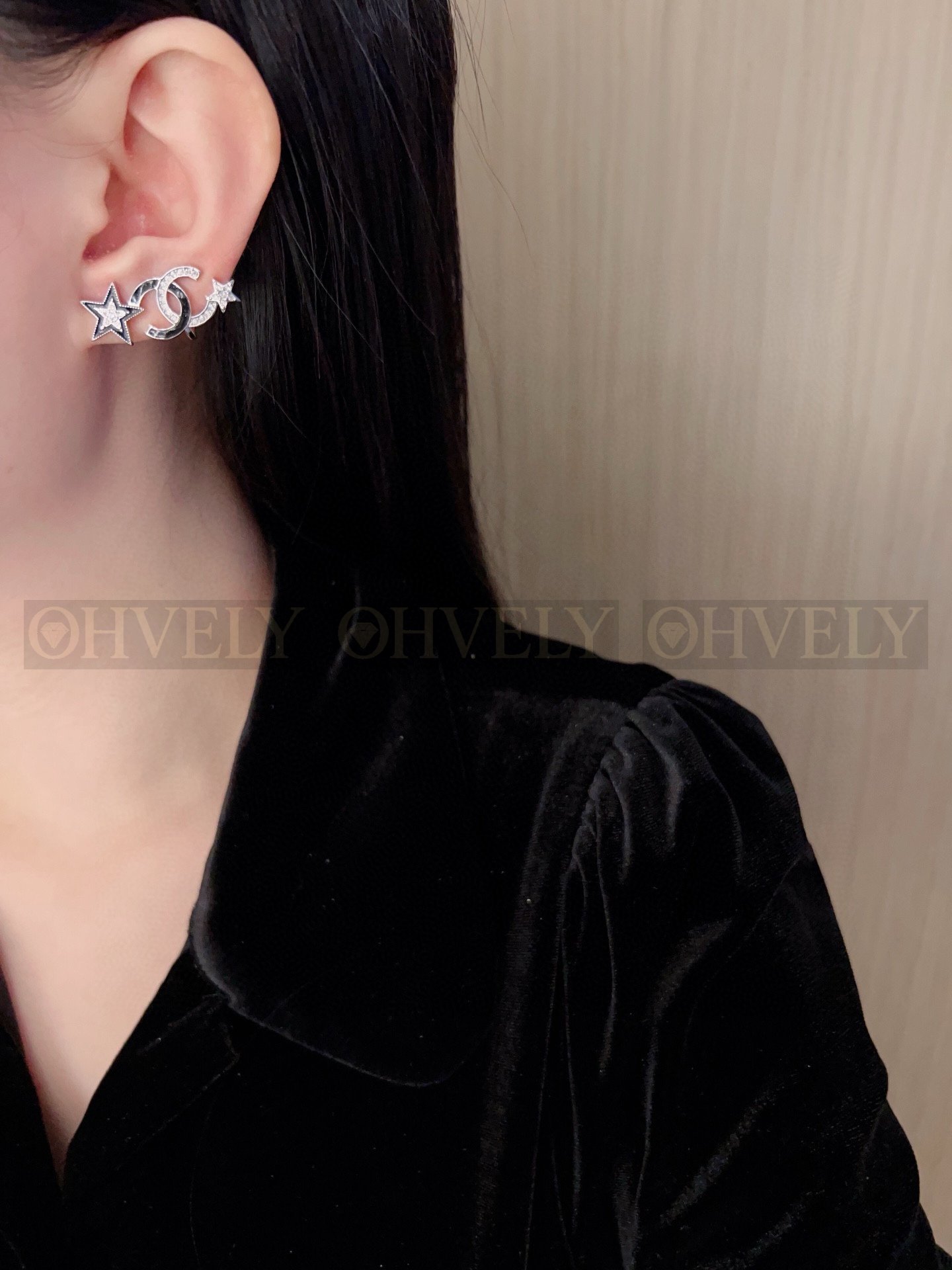 샤넬 CHANEL 블랙 레진 스타 스트라스 이어링 상품 썸네일