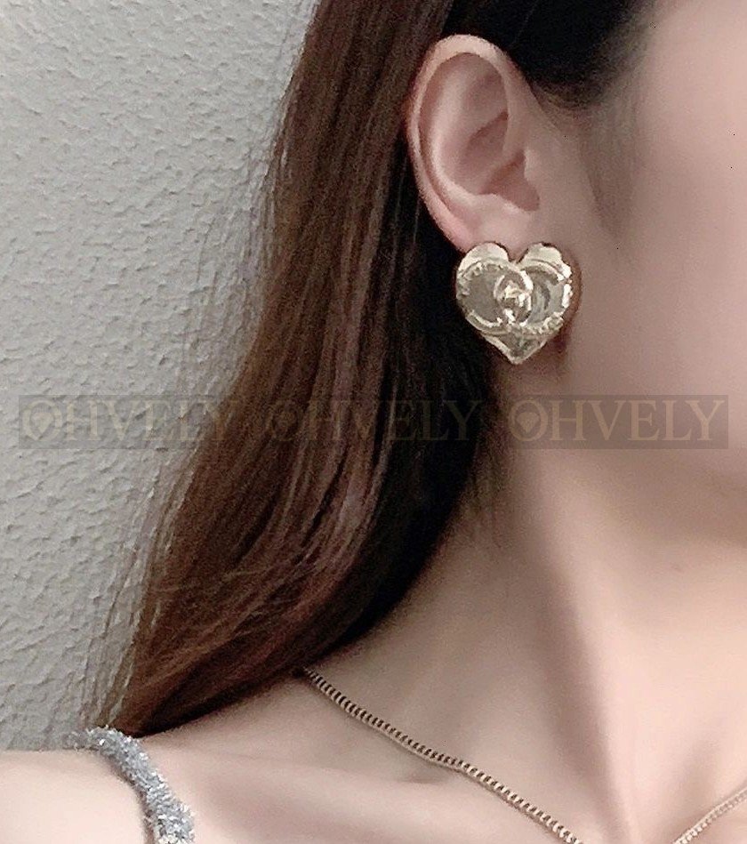 샤넬 CHANEL 22B 하트 CC 로고 메탈 이어링 상품 썸네일