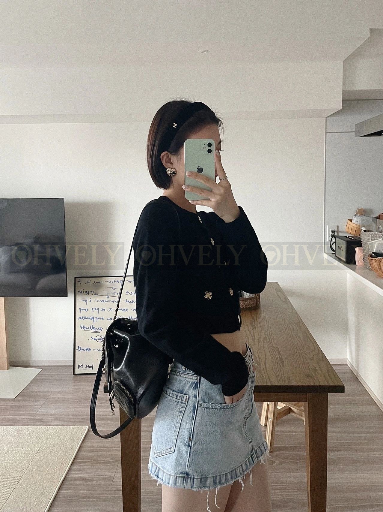 샤넬 CHANEL 22B 하트 CC 로고 메탈 이어링 상품 썸네일