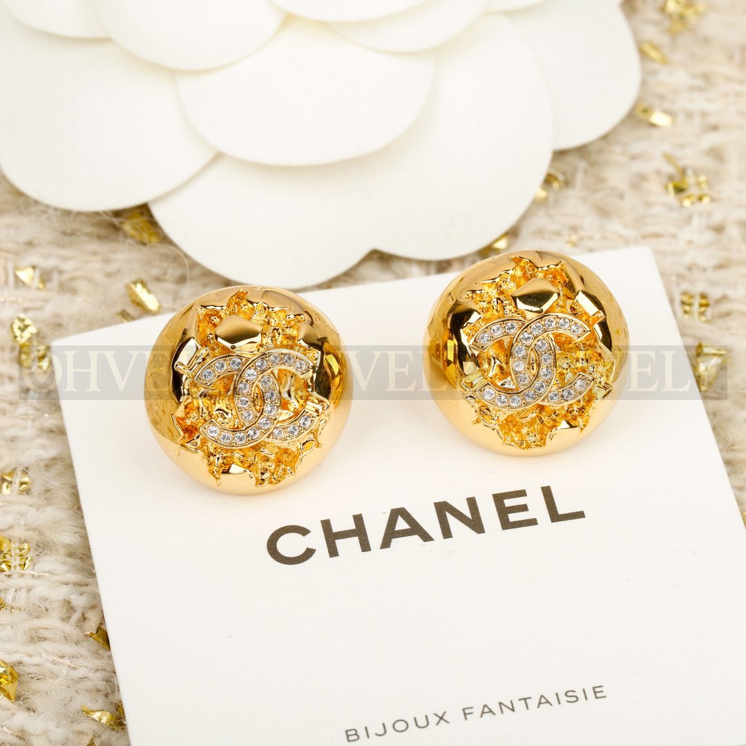 샤넬 CHANEL 해머드 메탈 스트라스 돔 이어링 상품 썸네일