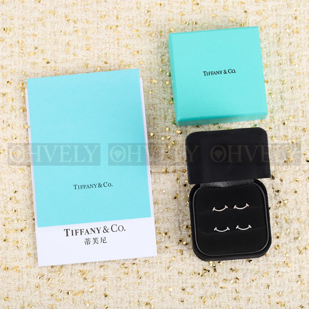 티파니앤코 Tiffany & Co. T 스마일 미니 이어링 상품 썸네일
