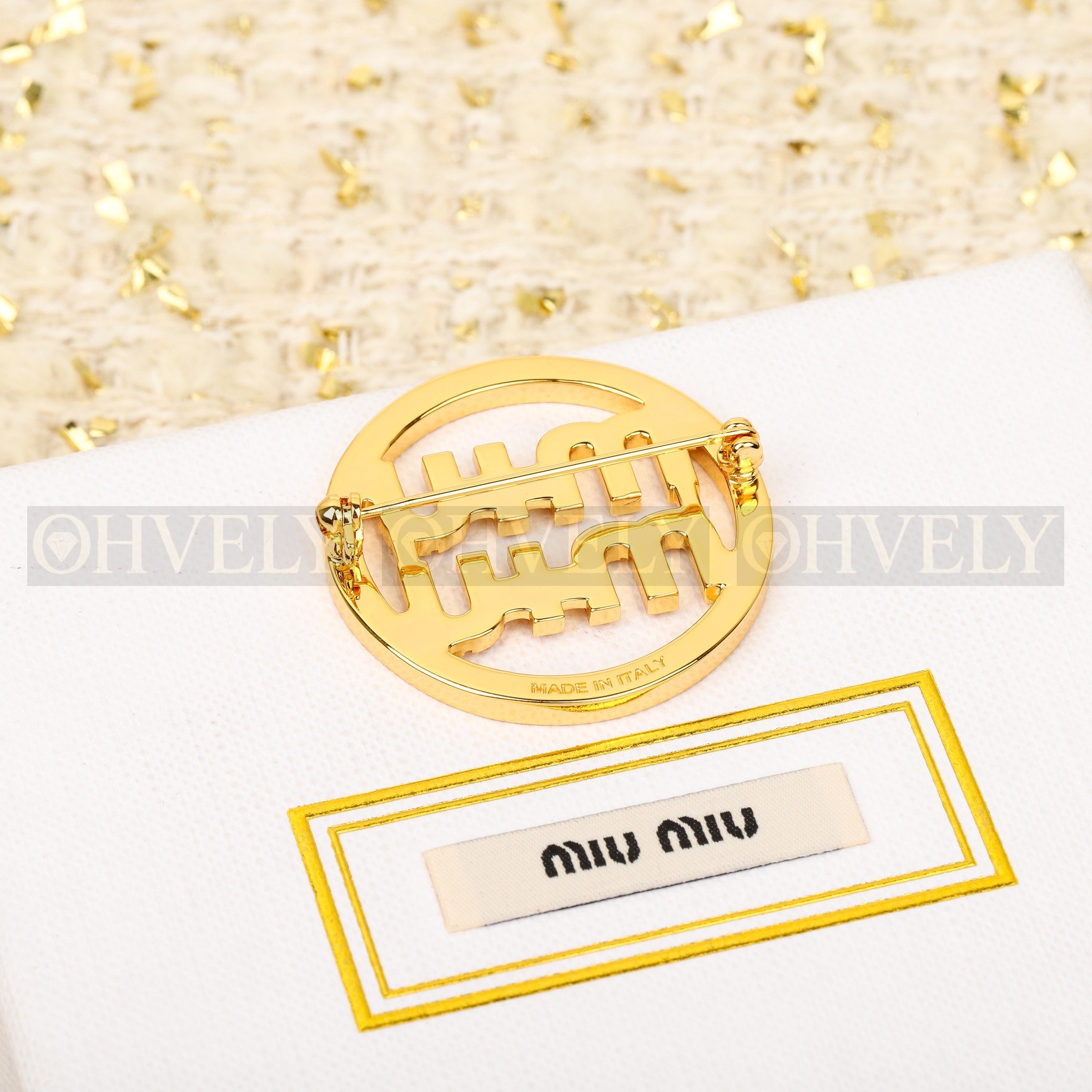 미우미우 Miu Miu 에나멜 메탈 로고 브로치 (핑크) 상품 썸네일