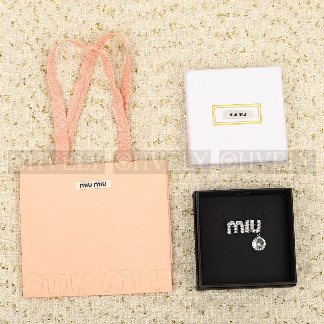 미우미우 Miu Miu 크리스탈 펜던트 브로치 상품 썸네일