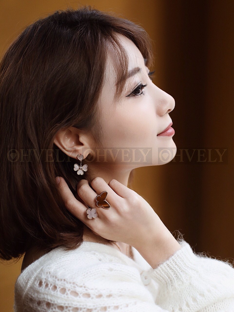 반클리프 아펠 Van Cleef & Arpels 럭키 알함브라 이어링 ( 레드, 화이트 ) 상품 썸네일