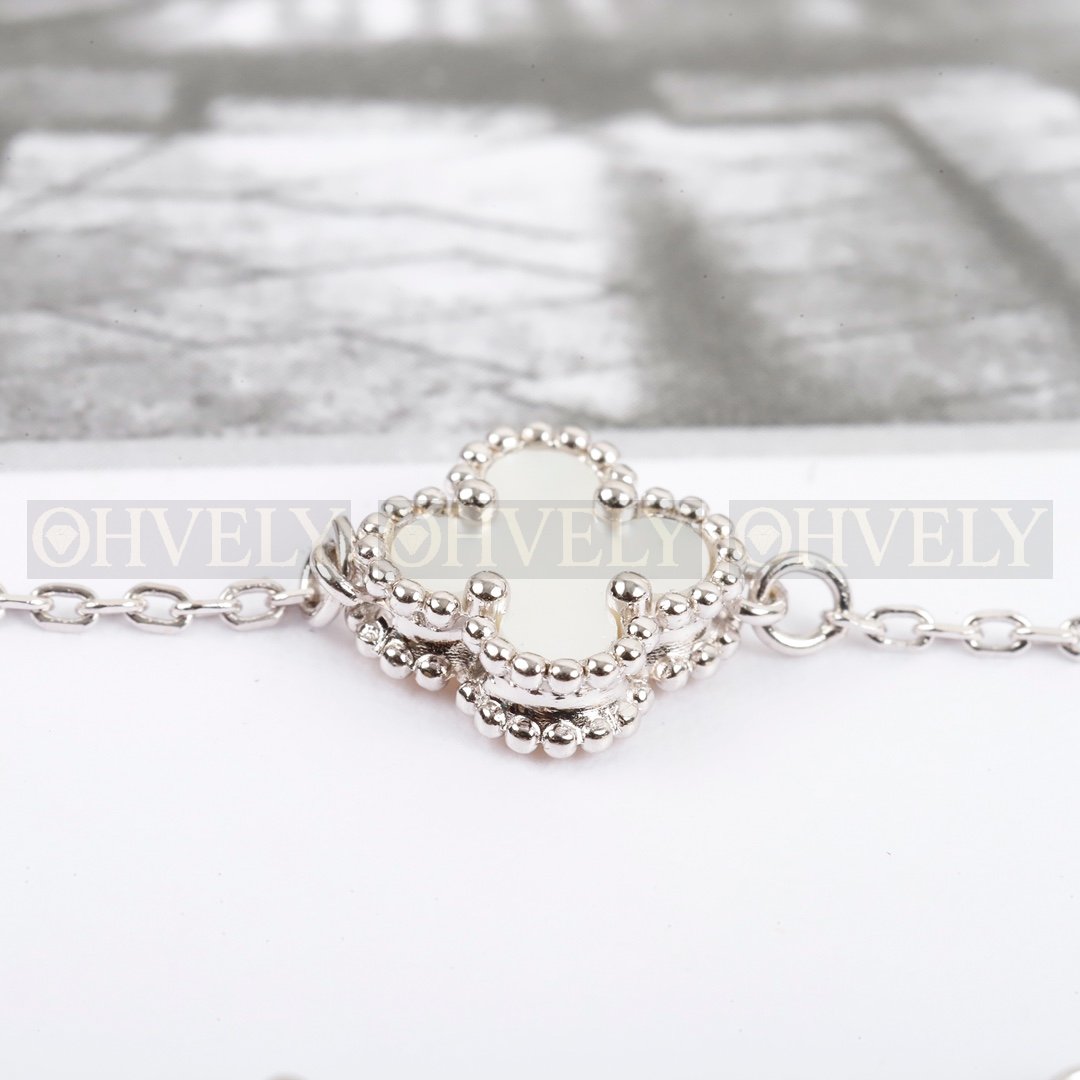 반클리프 아펠 Van Cleef & Arpels 스위트 알함브라 브레이슬릿 ( 화이트실버, 블랙실버 ) 상품 썸네일