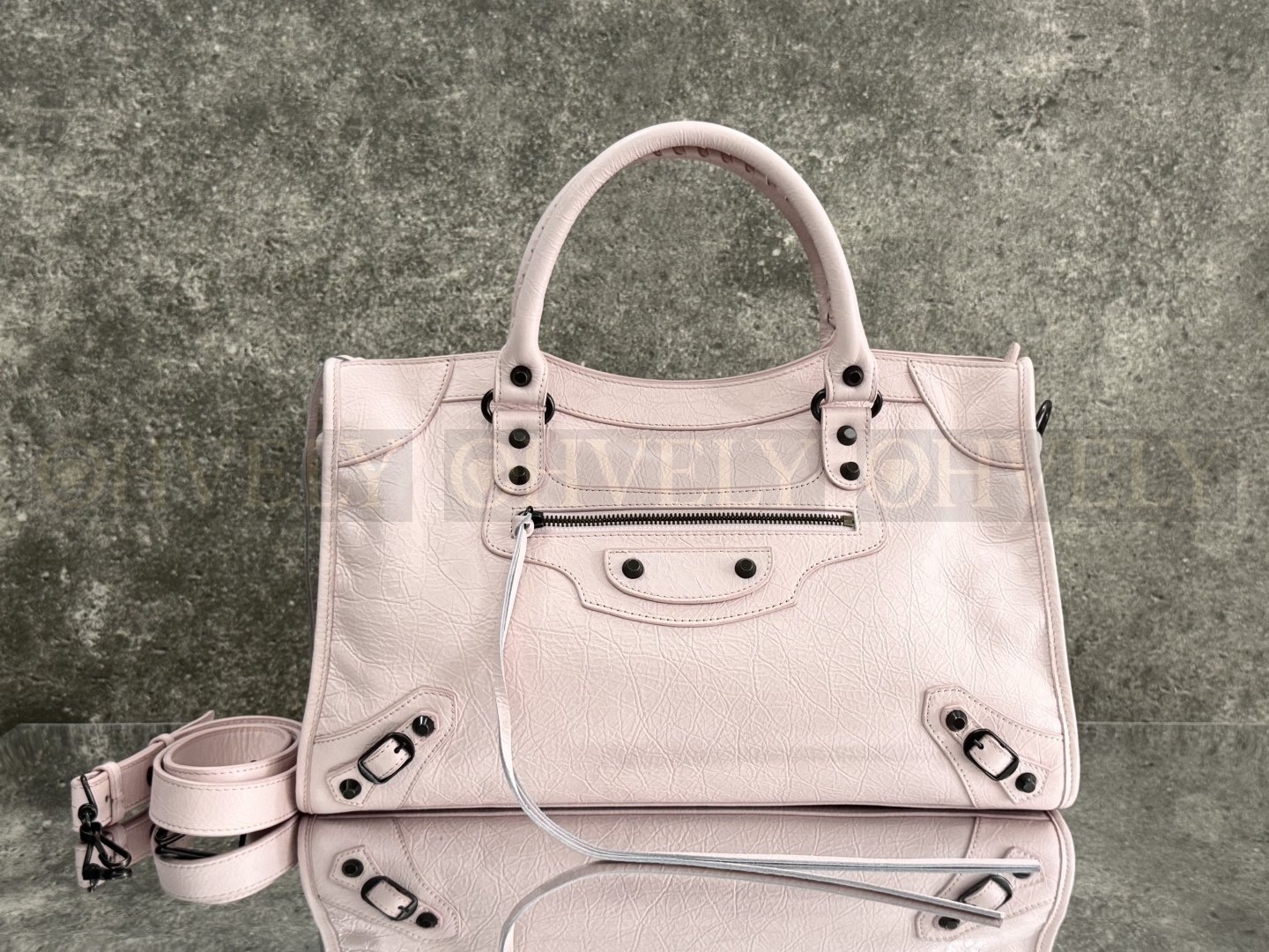 Balenciaga Le city 미디엄백(페탈핑크)블랙버클