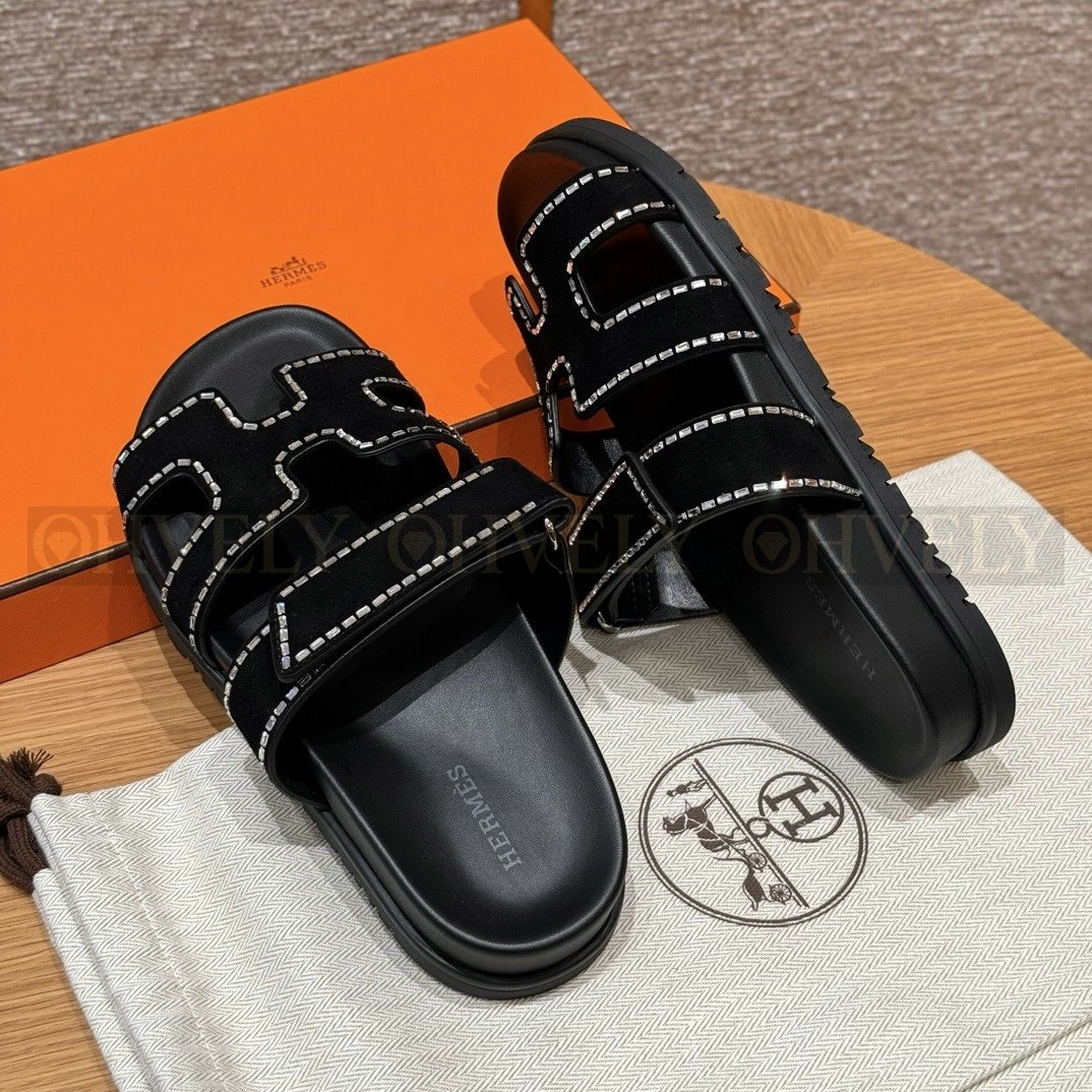 HERMÈS 에르메스 칩레 샌들 스웨이드 고트스킨 & 크리스탈 디테일 (Noir) 상품 썸네일