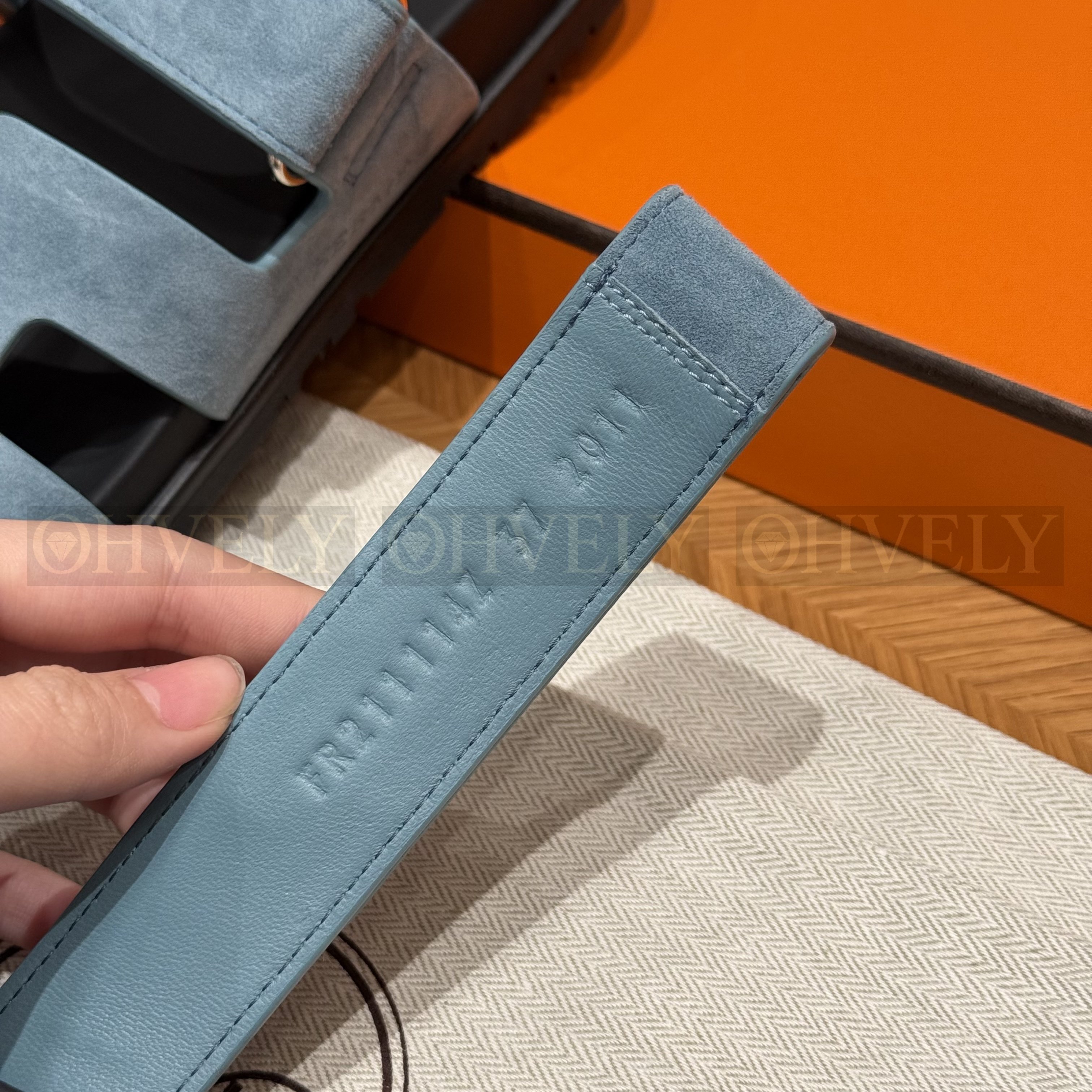 HERMÈS 에르메스 칩레 샌들 샤무아 카프스킨 & 블랙 로버 솔 (New Blue Jean) 상품 썸네일