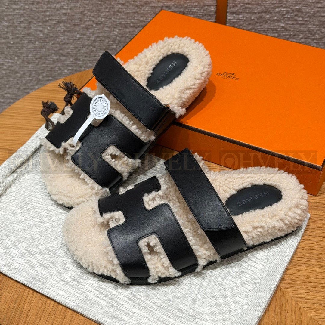 HERMÈS 에르메스 치프레 샌들 카프스킨 & 시어링 (black) 상품 썸네일