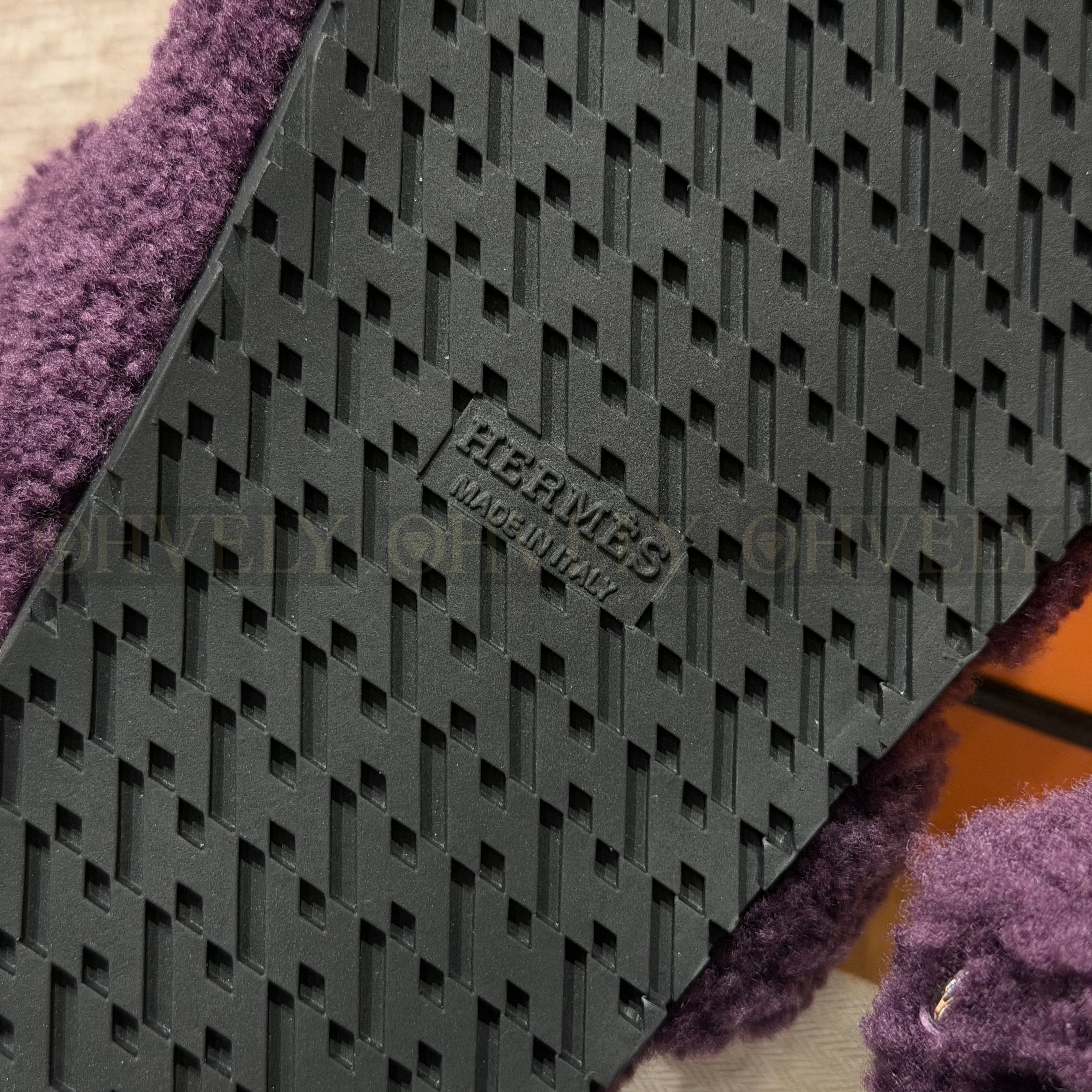 HERMÈS 에르메스 치프레 샌들 카프스킨 & 시어링 (Raisin) 상품 썸네일