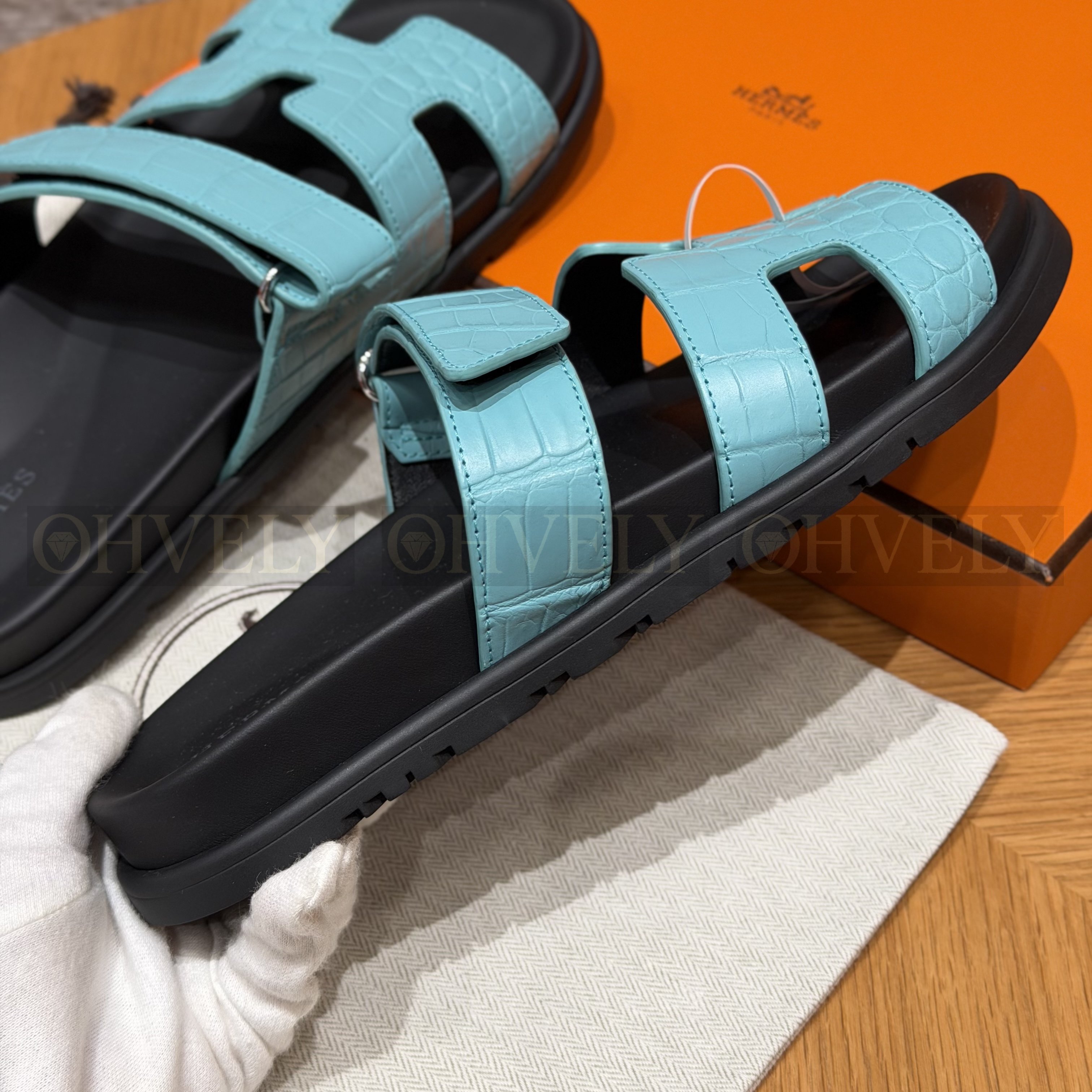 HERMÈS 에르메스 치레 샌들 매트 엘리게이터 & 블랙 로버 솔  (Bleu Cyan) 상품 썸네일