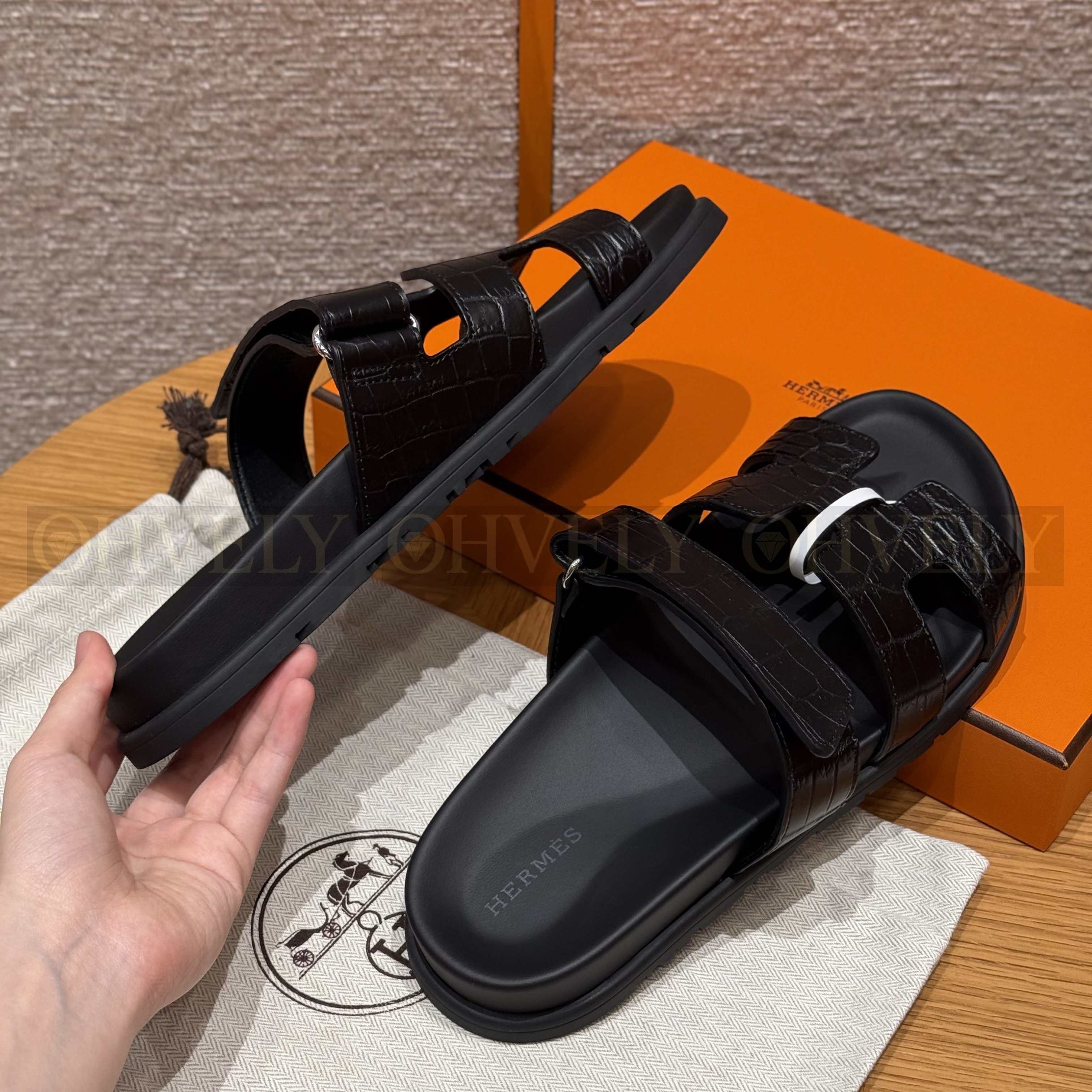 HERMÈS 에르메스 치레 샌들 매트 엘리게이터 & 블랙 로버 솔  (Noir) 상품 썸네일