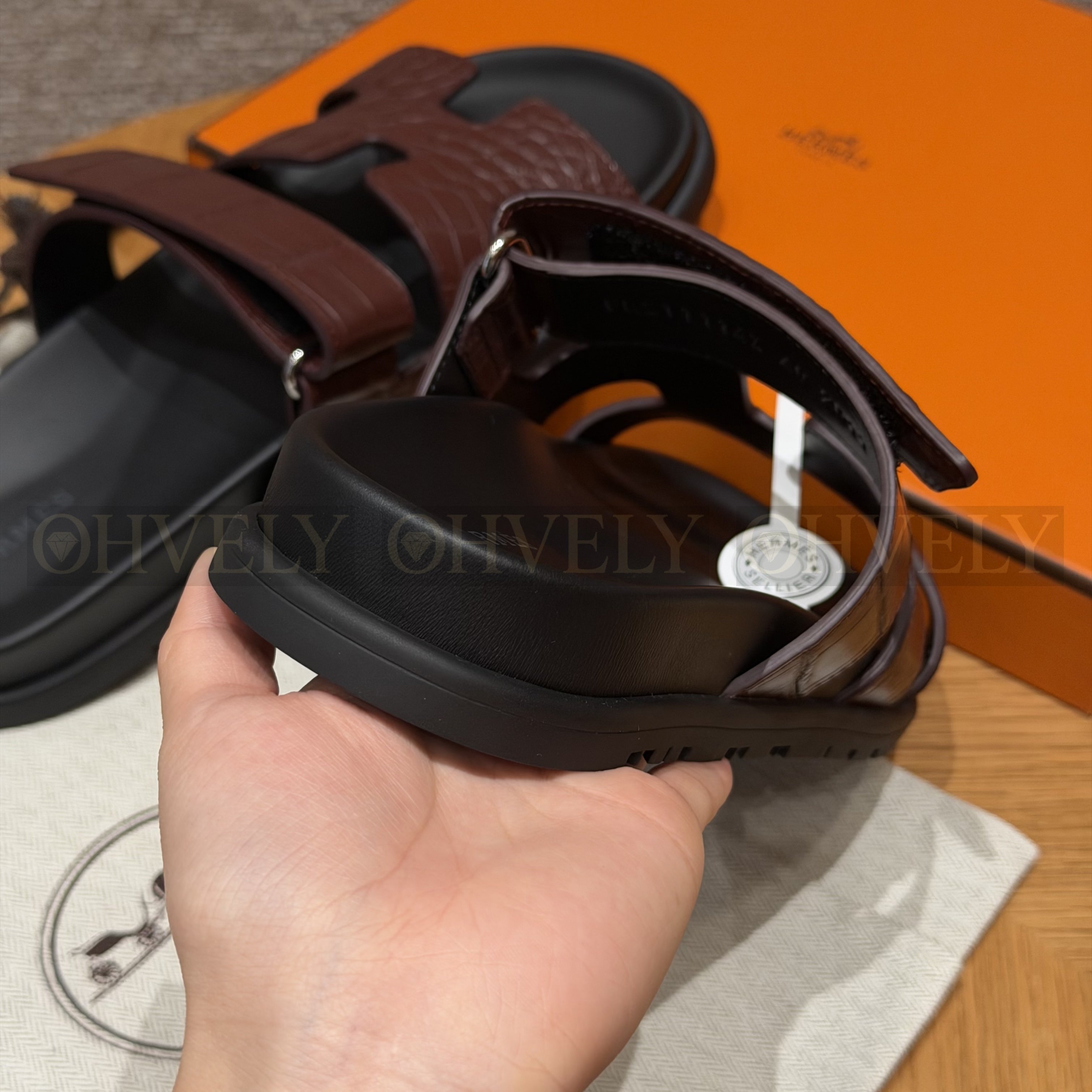 HERMÈS 에르메스 치레 샌들 매트 엘리게이터 & 블랙 로버 솔  (Burgundy red) 상품 썸네일