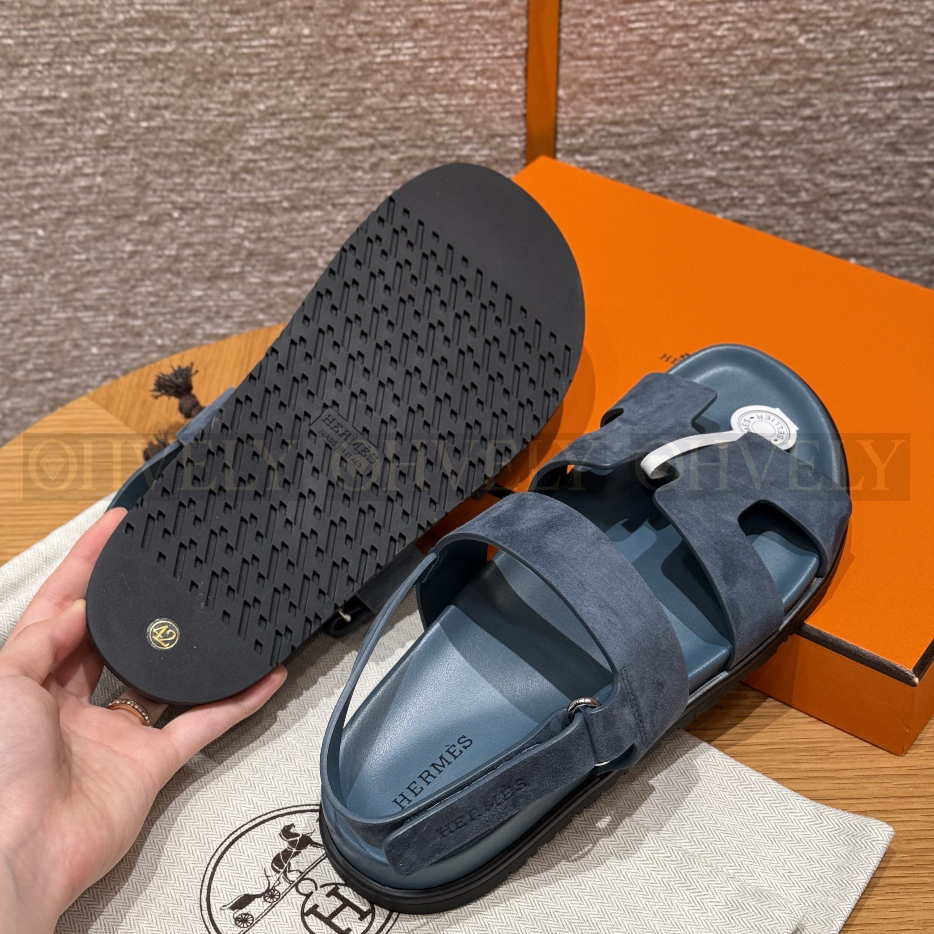 HERMÈS 에르메스 에제리 샌들 카프스킨 & 블랙 로버 솔 (Purplish blue) 상품 썸네일
