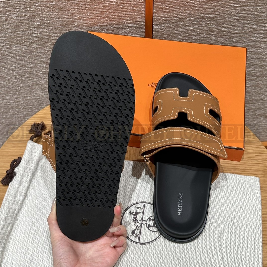 HERMÈS 에르메스 칩레 샌들 박스 카프스킨 & 블랙 로버 솔 (Gold) 상품 썸네일