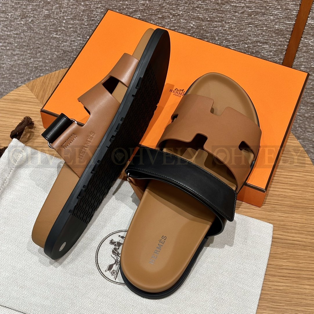 HERMÈS 에르메스 칩레 샌들 박스 카프스킨 & 블랙 로버 솔 (Naturel/Black) 상품 썸네일