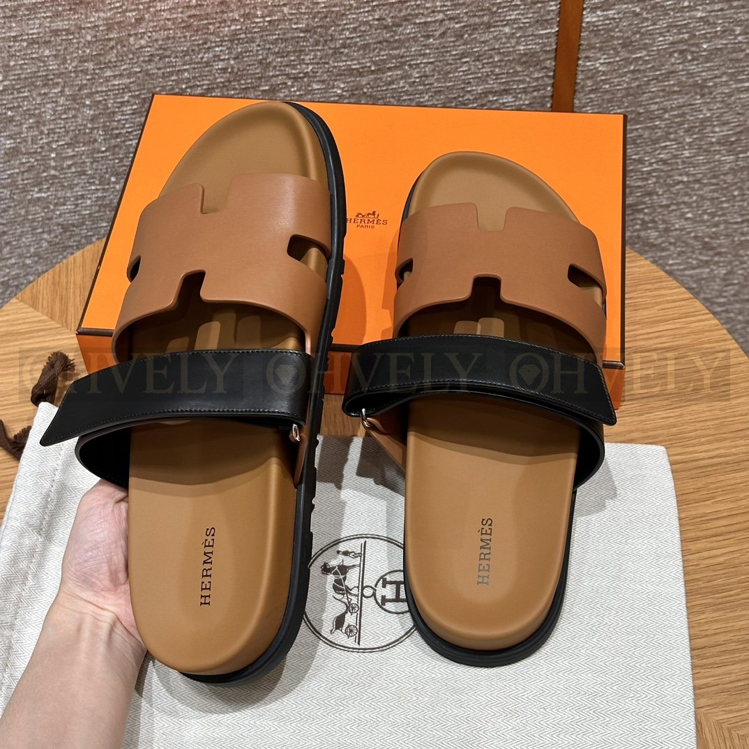 HERMÈS 에르메스 칩레 샌들 박스 카프스킨 & 블랙 로버 솔 (Naturel/Black) 상품 썸네일