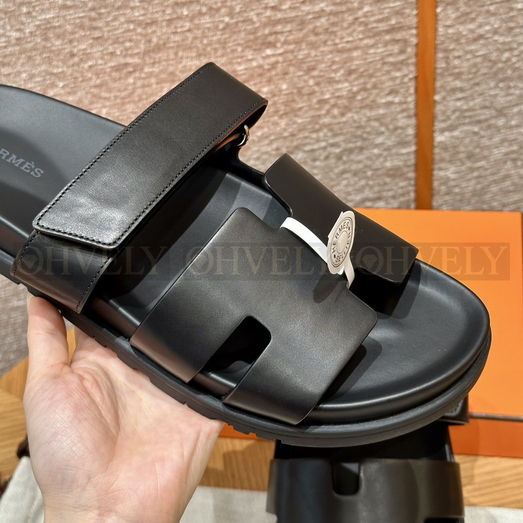 HERMÈS 에르메스 칩레 샌들 박스 카프스킨 & 블랙 로버 솔 (Black) 상품 썸네일