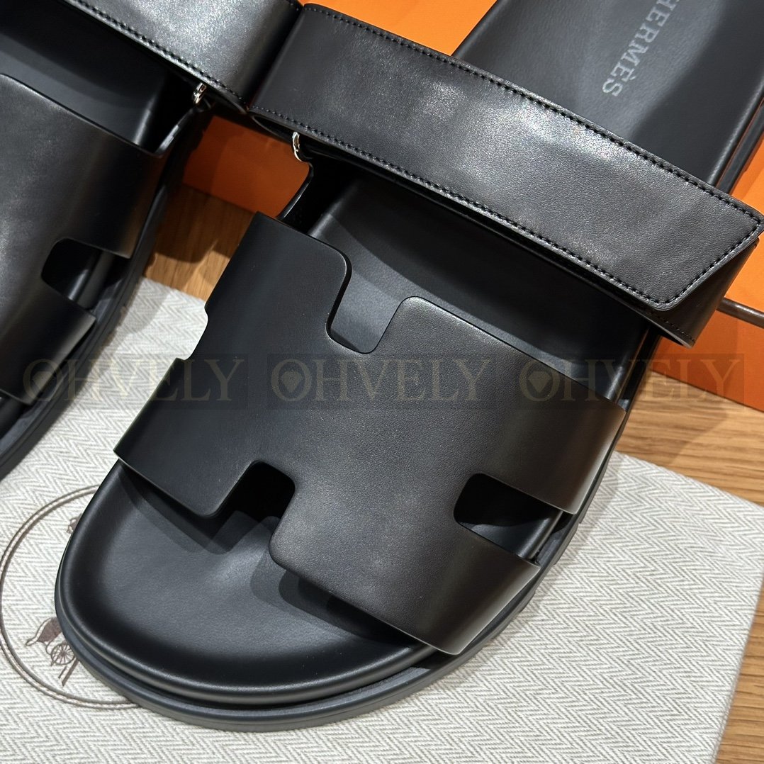 HERMÈS 에르메스 칩레 샌들 박스 카프스킨 & 블랙 로버 솔 (Black) 상품 썸네일