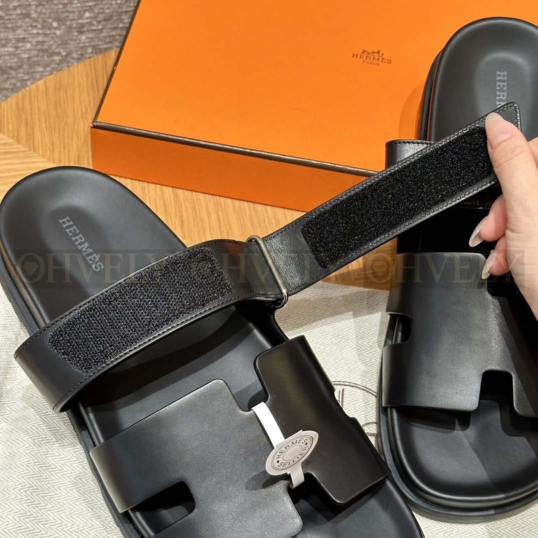 HERMÈS 에르메스 칩레 샌들 박스 카프스킨 & 블랙 로버 솔 (Black) 상품 썸네일
