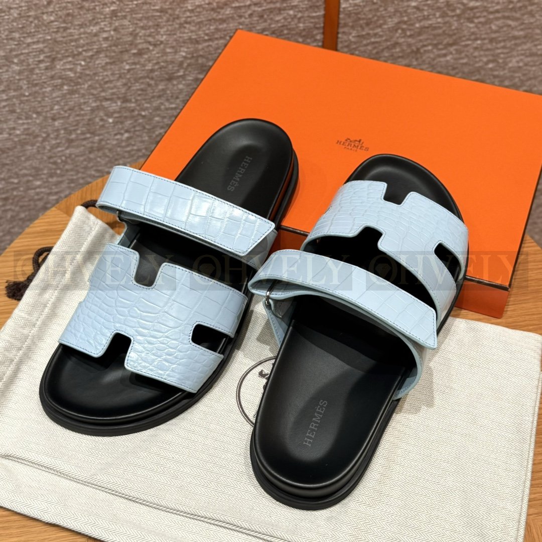 HERMÈS 에르메스 치프레 샌들 매트 엘리게이터 & 블랙 로버 솔 (Blue pale) 상품 썸네일