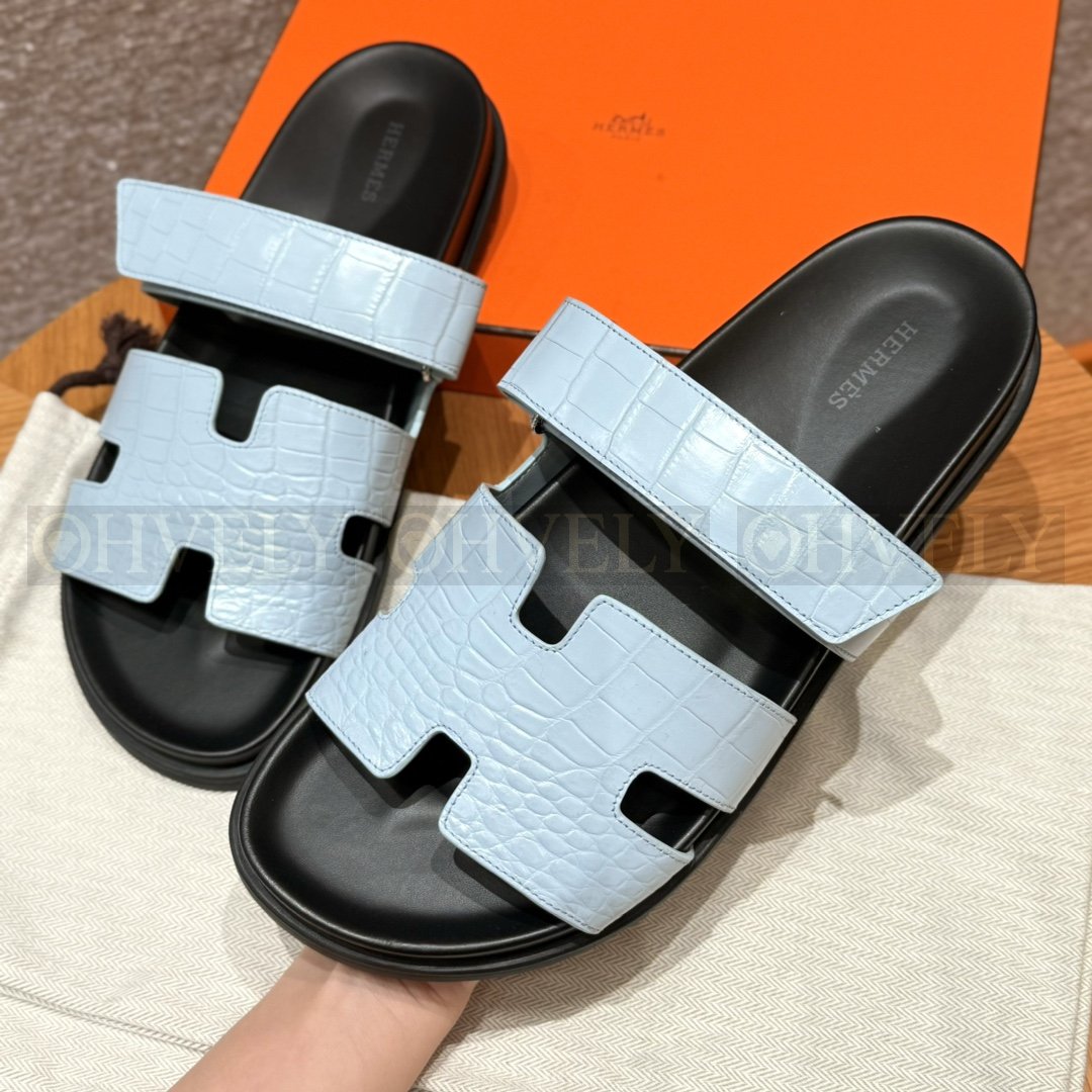 HERMÈS 에르메스 치프레 샌들 매트 엘리게이터 & 블랙 로버 솔 (Blue pale) 상품 썸네일
