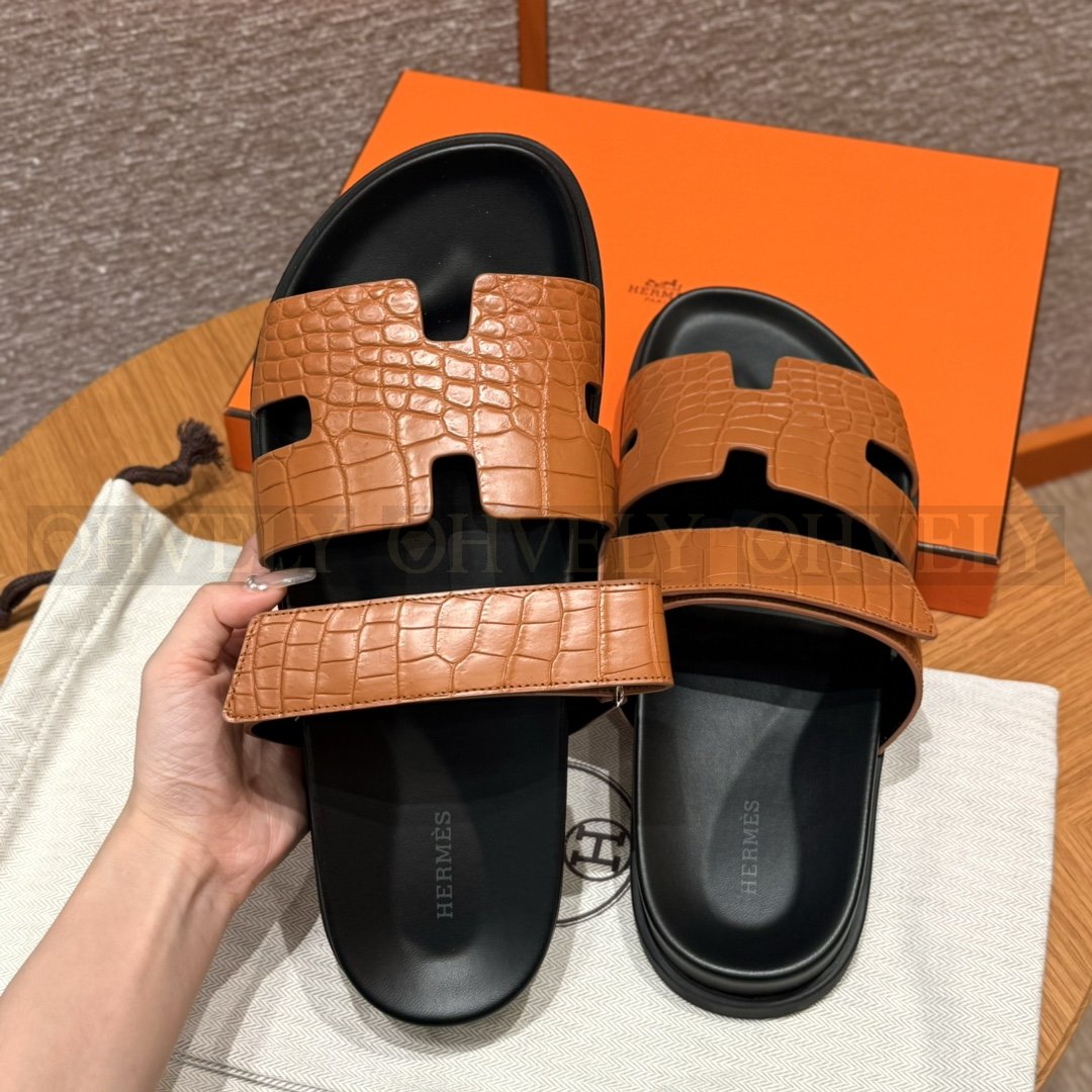 HERMÈS 에르메스 치프레 샌들 매트 엘리게이터 & 블랙 로버 솔 (Naturel) 상품 썸네일