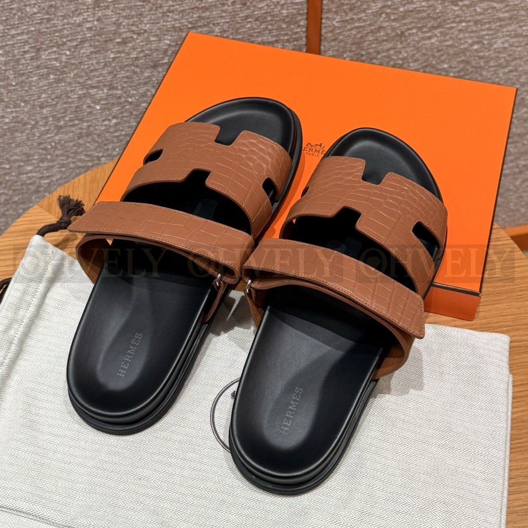 HERMÈS 에르메스 치프레 샌들 매트 엘리게이터 & 블랙 로버 솔 (Gold) 상품 썸네일