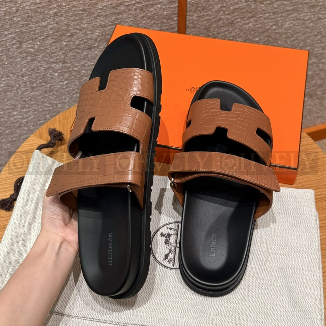 HERMÈS 에르메스 치프레 샌들 매트 엘리게이터 & 블랙 로버 솔 (Gold) 상품 썸네일