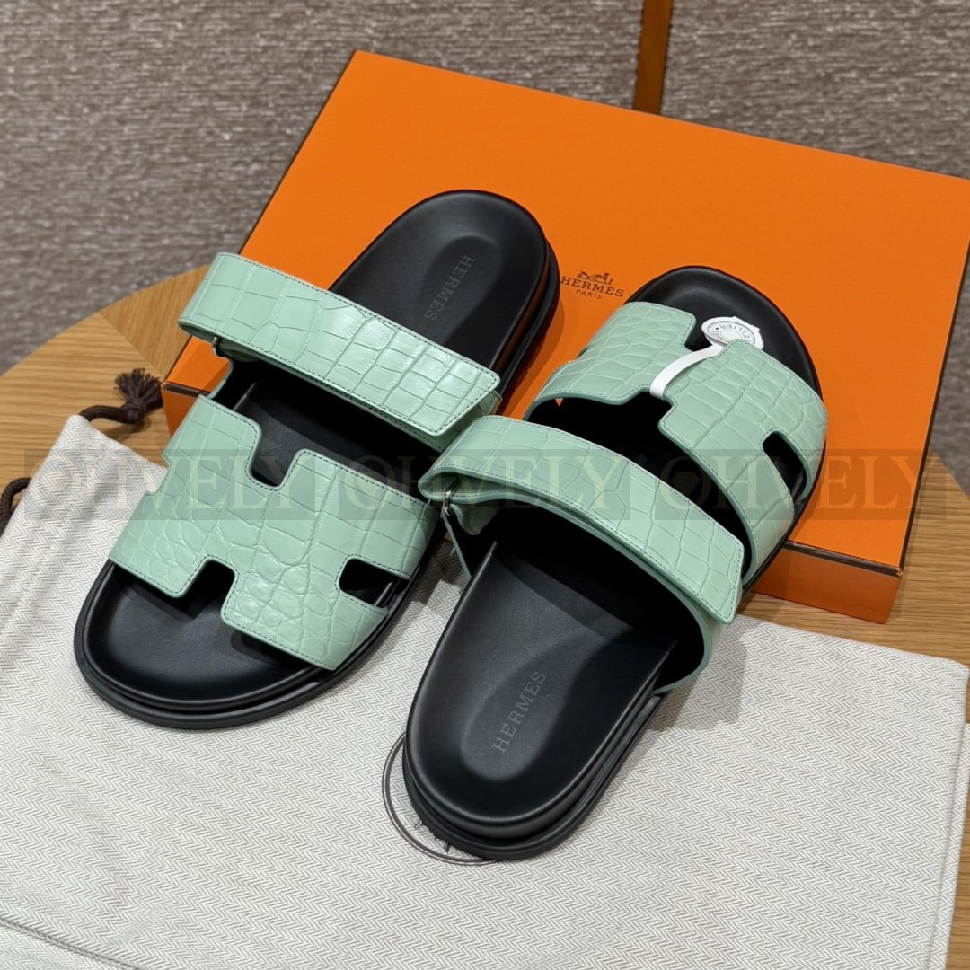 HERMÈS 에르메스 치프레 샌들 매트 엘리게이터 & 블랙 로버 솔 (Menthe) 상품 썸네일