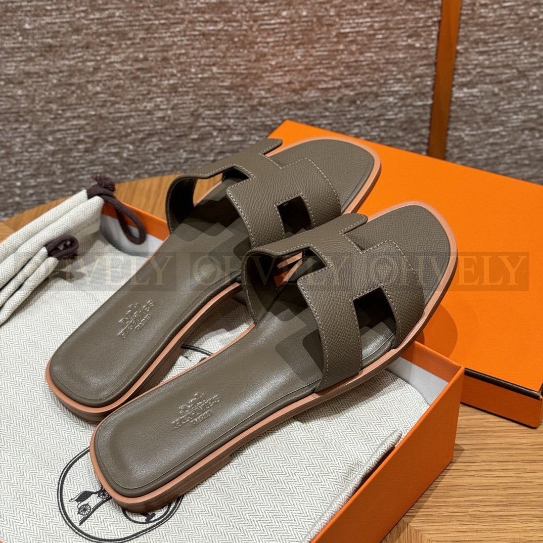 HERMÈS 에르메스 오란 샌들 엡송 카프스킨 (Etoupe) 상품 썸네일