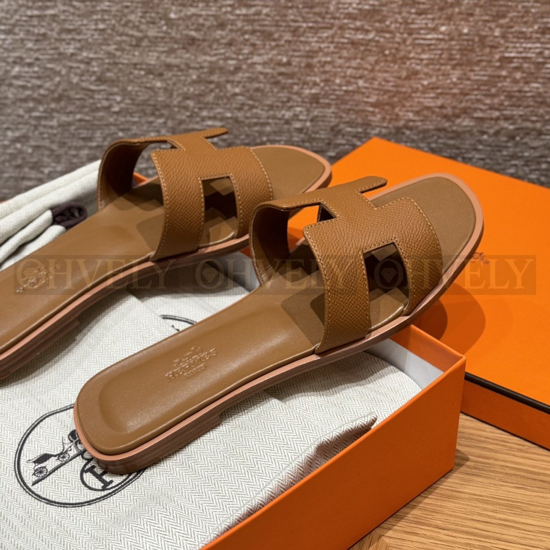 HERMÈS 에르메스 오란 샌들 엡송 카프스킨 (Gold) 상품 썸네일
