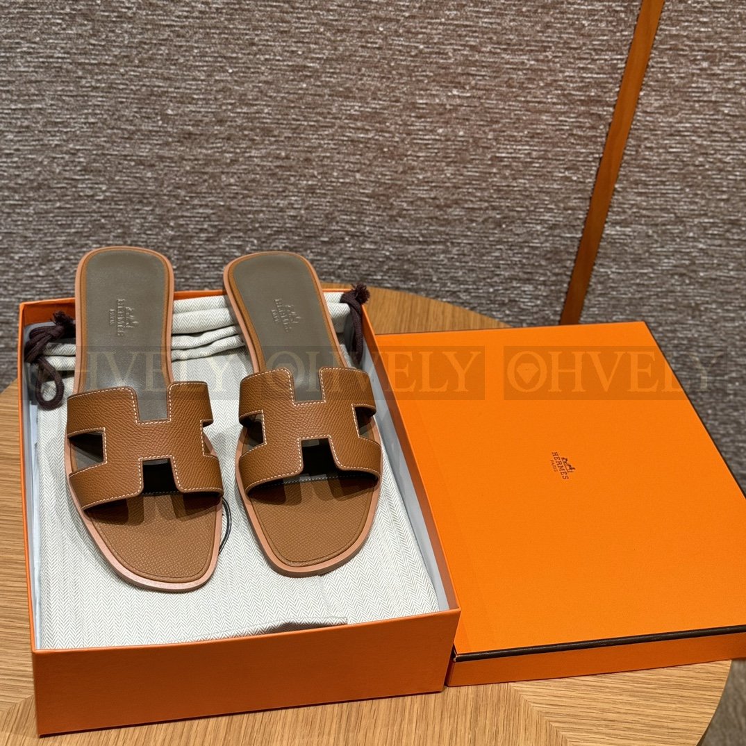 HERMÈS 에르메스 오란 샌들 엡송 카프스킨 (Gold) 상품 썸네일