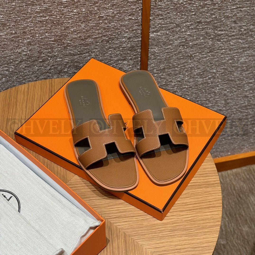 HERMÈS 에르메스 오란 샌들 엡송 카프스킨 (Gold) 상품 썸네일